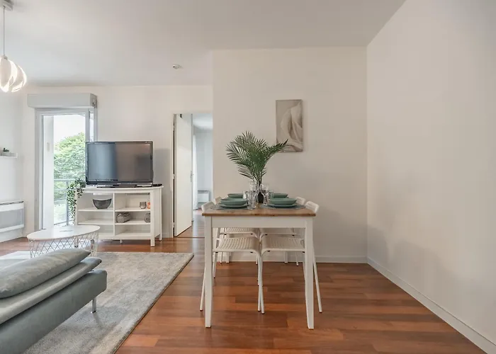 Le Rev'touch-airbus - 1 Avec Balcon Et Parking Gratuit